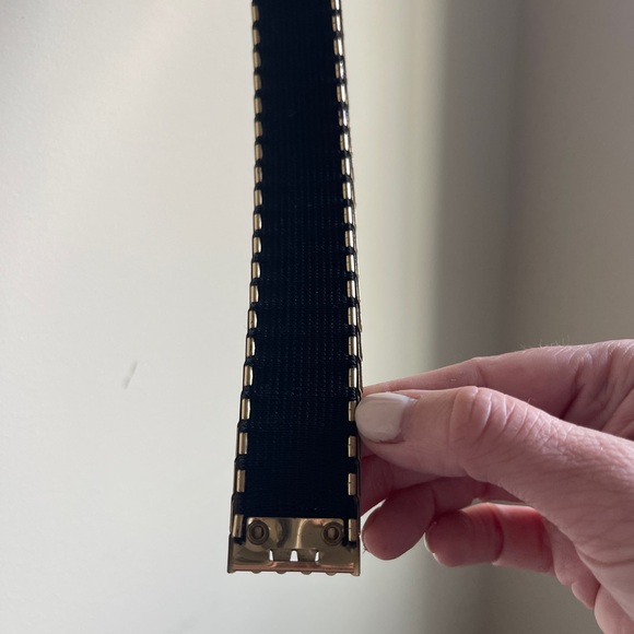 1980’s vintage gold belt that is stretchy - Picture 3 of 5